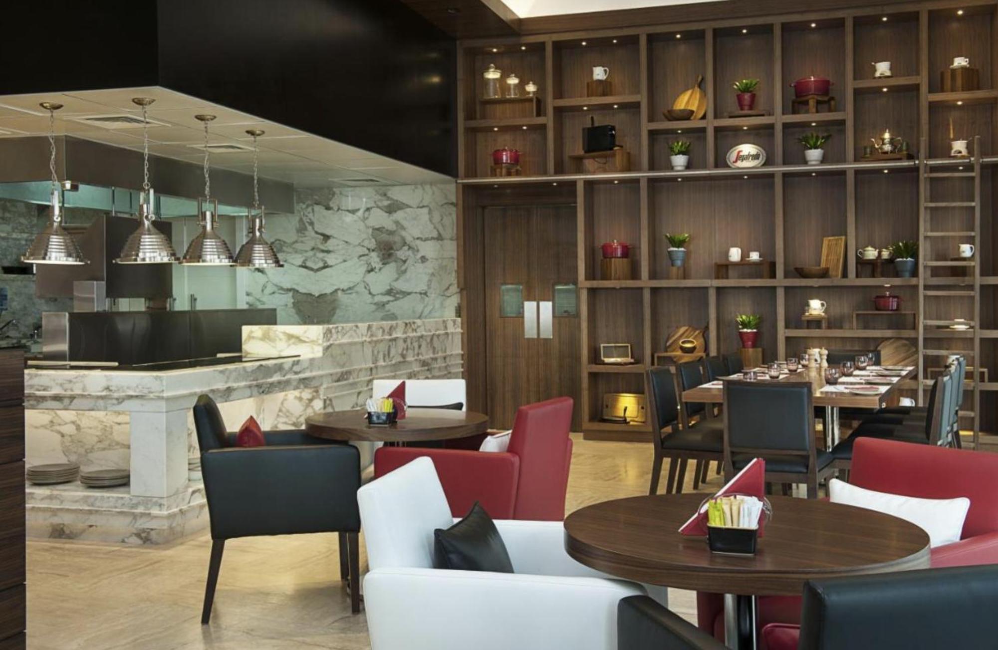 Next'House - Downtown Views Host Hostel Dubai Exterior photo