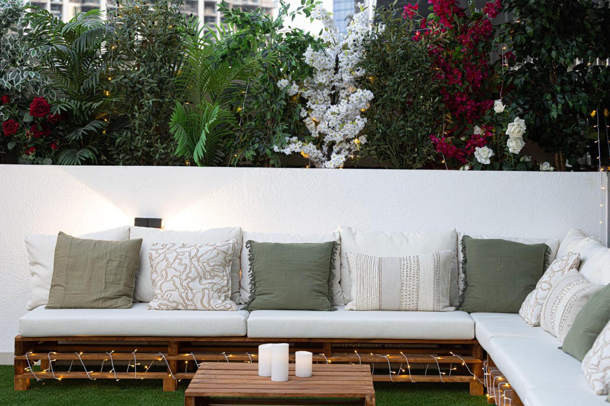 Next'House - Downtown Views Host Hostel Dubai Exterior photo