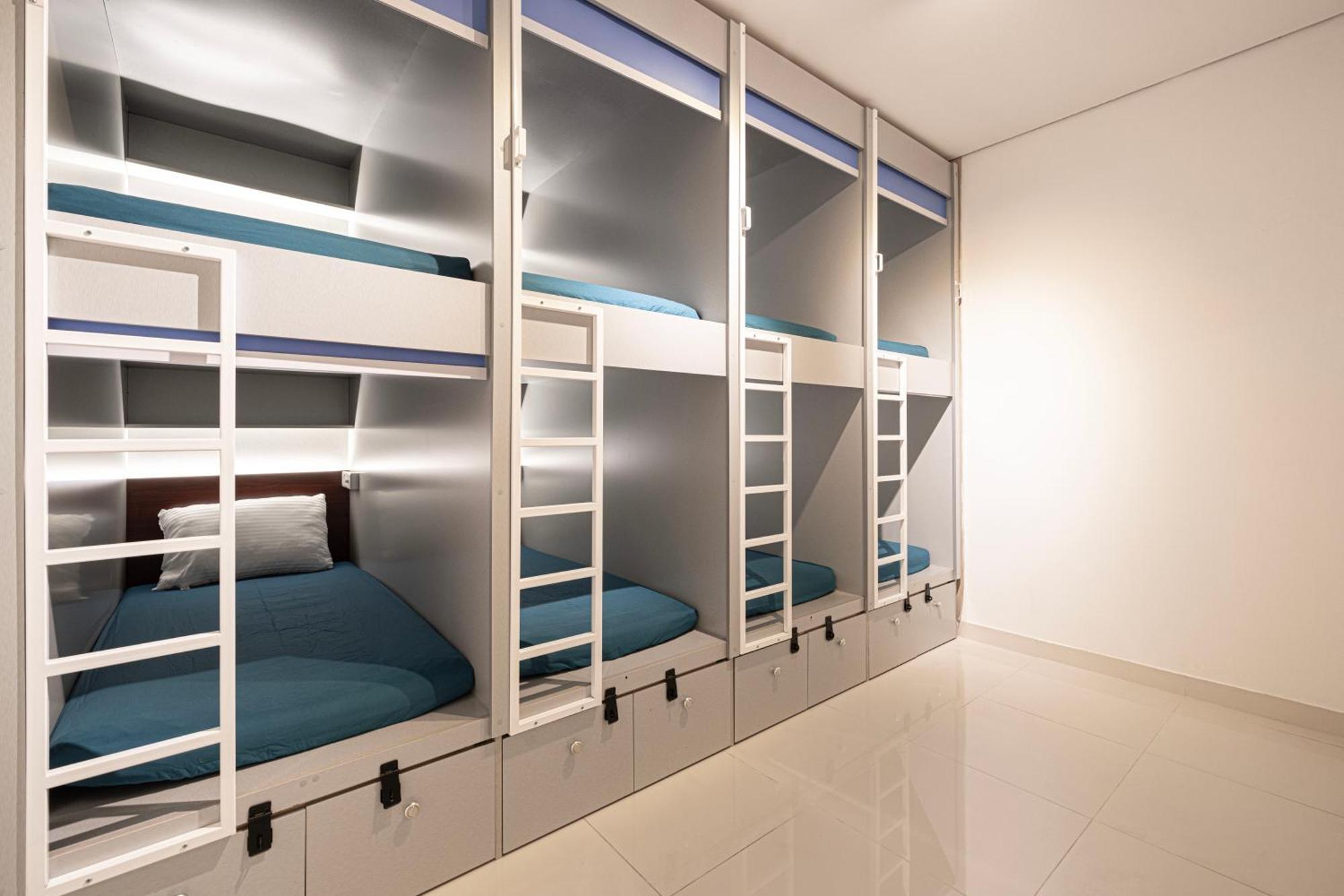 Next'House - Downtown Views Host Hostel Dubai Exterior photo